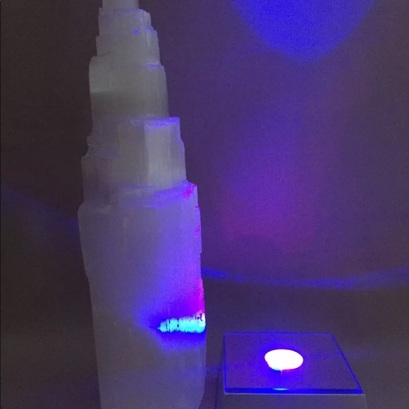 7” Selenite with LED colorful stand - Picture 6 of 7